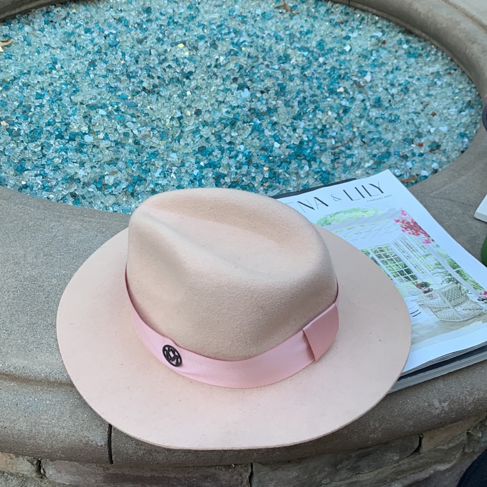 Blush “M” designer hat